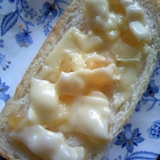 アップルジャム＆チーズのせ♪食パン